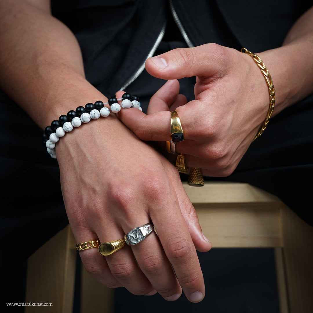 Which finger to wear your signet ring on | Maral Kunst: Premium Jewelry Store in Oslo - Norway