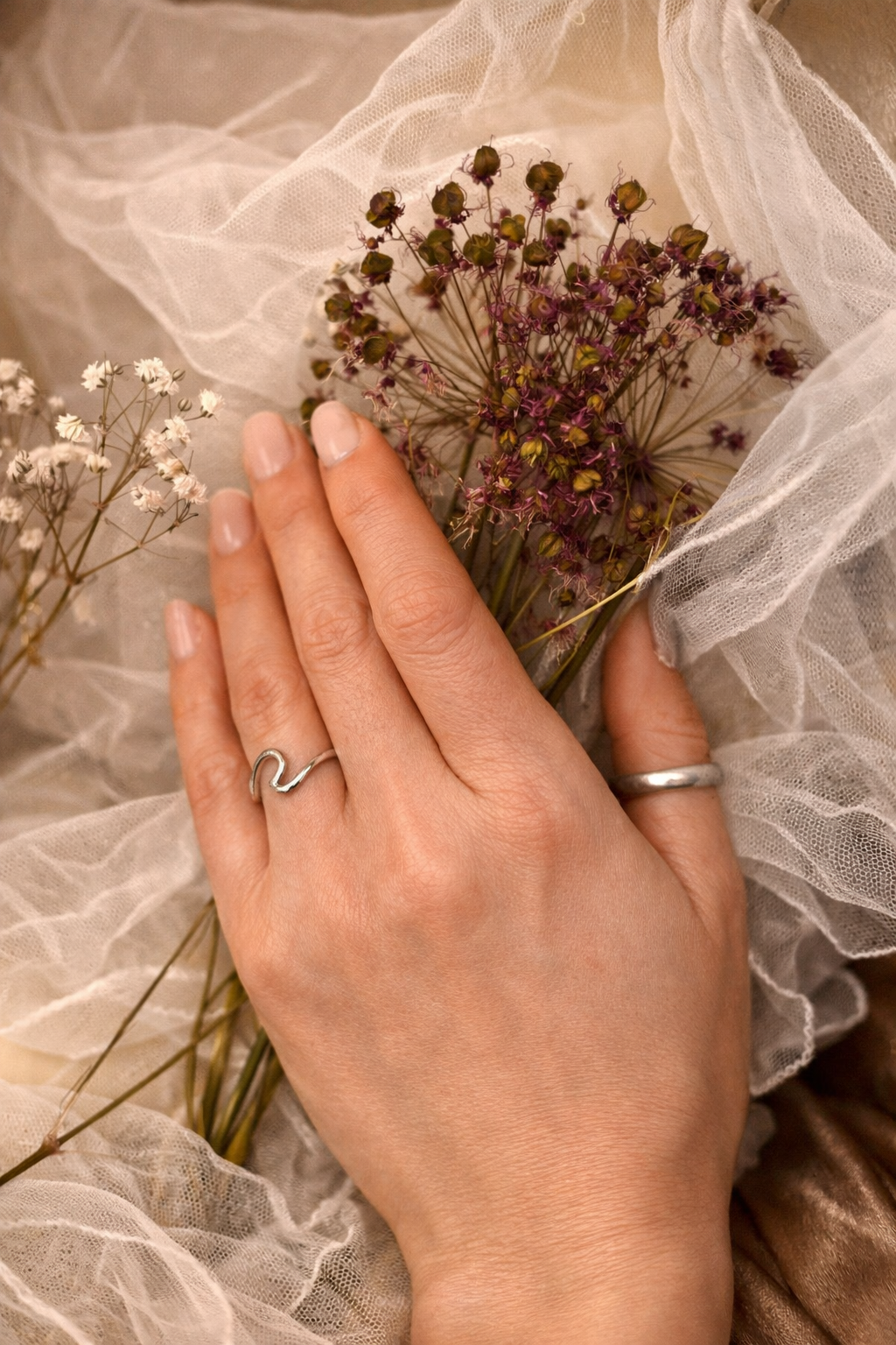 Ocean Whisper – Minimal Silver Wave Ring