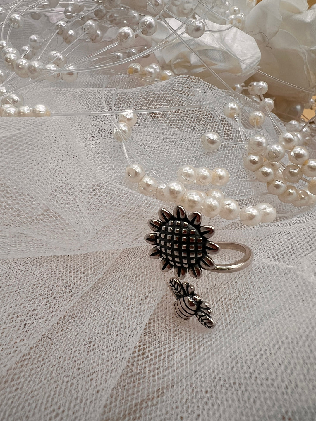 Sun bee Silver ring “For the one who believes love grows through care.”