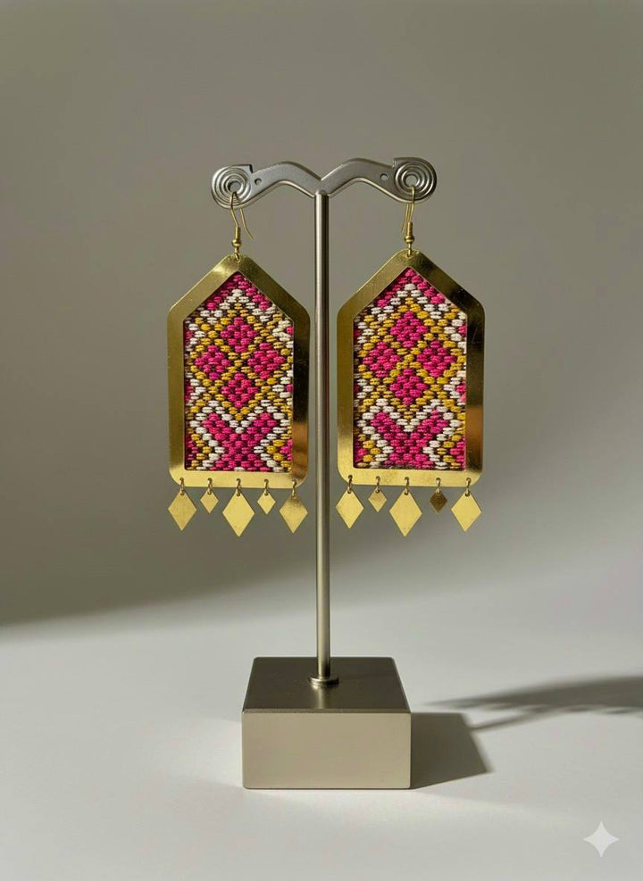 Zarfam – The Treasure Within

The richest gold is the strength you carry inside