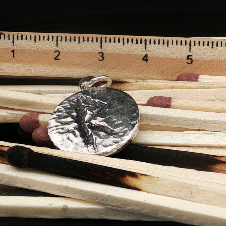 Viking Rune Memory Charm – Hammered 925 Silver Norse Symbol Pendant | Maralkunst Limited Edition