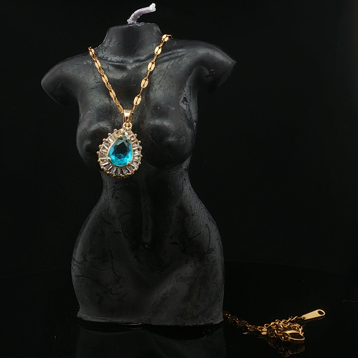 Blue Royale – Zirconia Crown Pendant