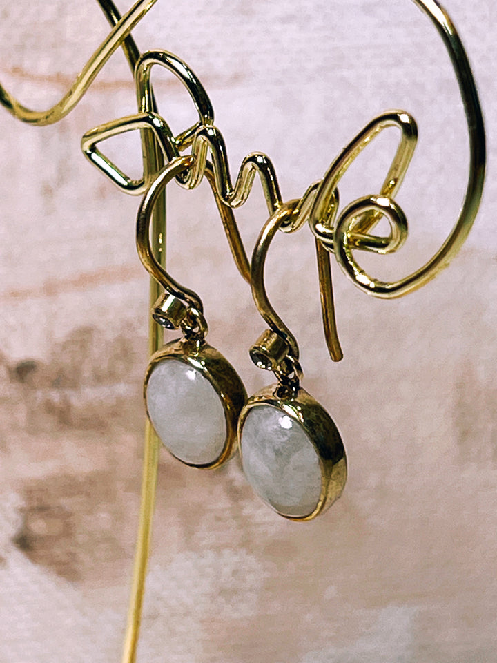 Timeless glow Danish design Maral Moonstone 18k goldplated 925 Silver oval earring whith zirconia Chrystal hook