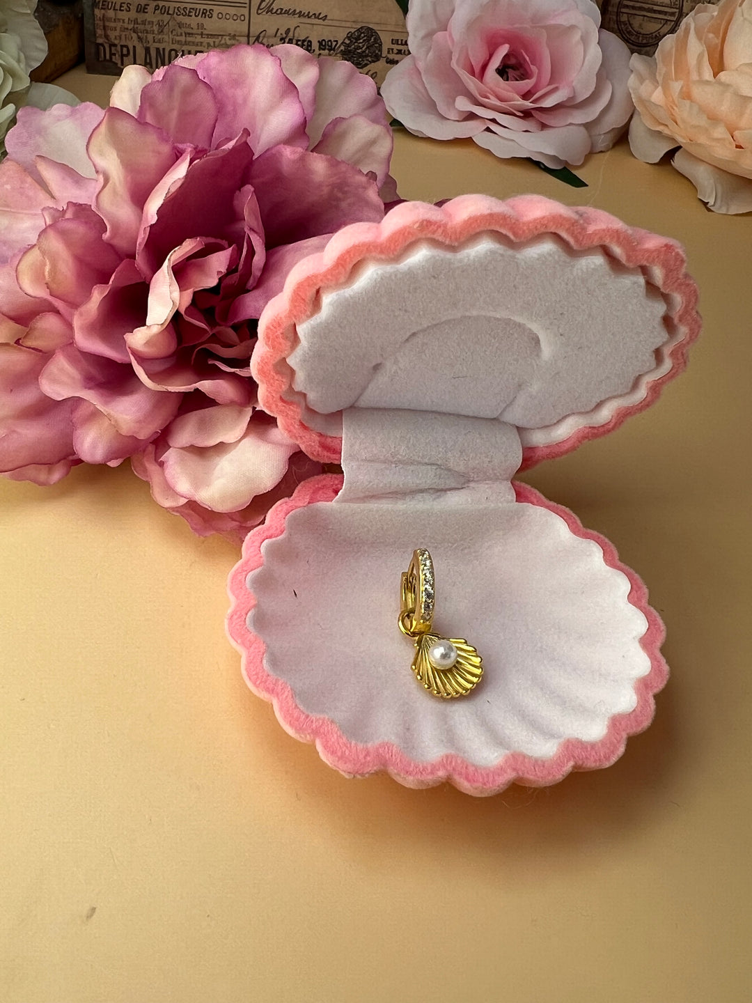 Oceana Whisper – Gold-Plated Shell & Pearl Hoop (Single Piece)