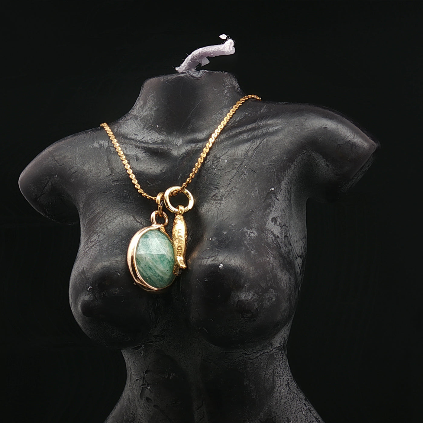 Amazonite Flow – The Golden Fish Necklace