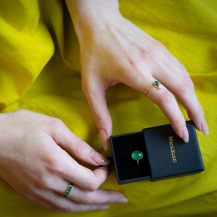 Green Onyx Oval Ring – Danish Minimal Design | Gold Vermeil on Sterling Silver | Stackable Ring Norway | Gift for Her