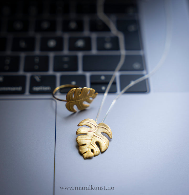 Monstera Elegance gold vermeil  925 silver necklace 🍃