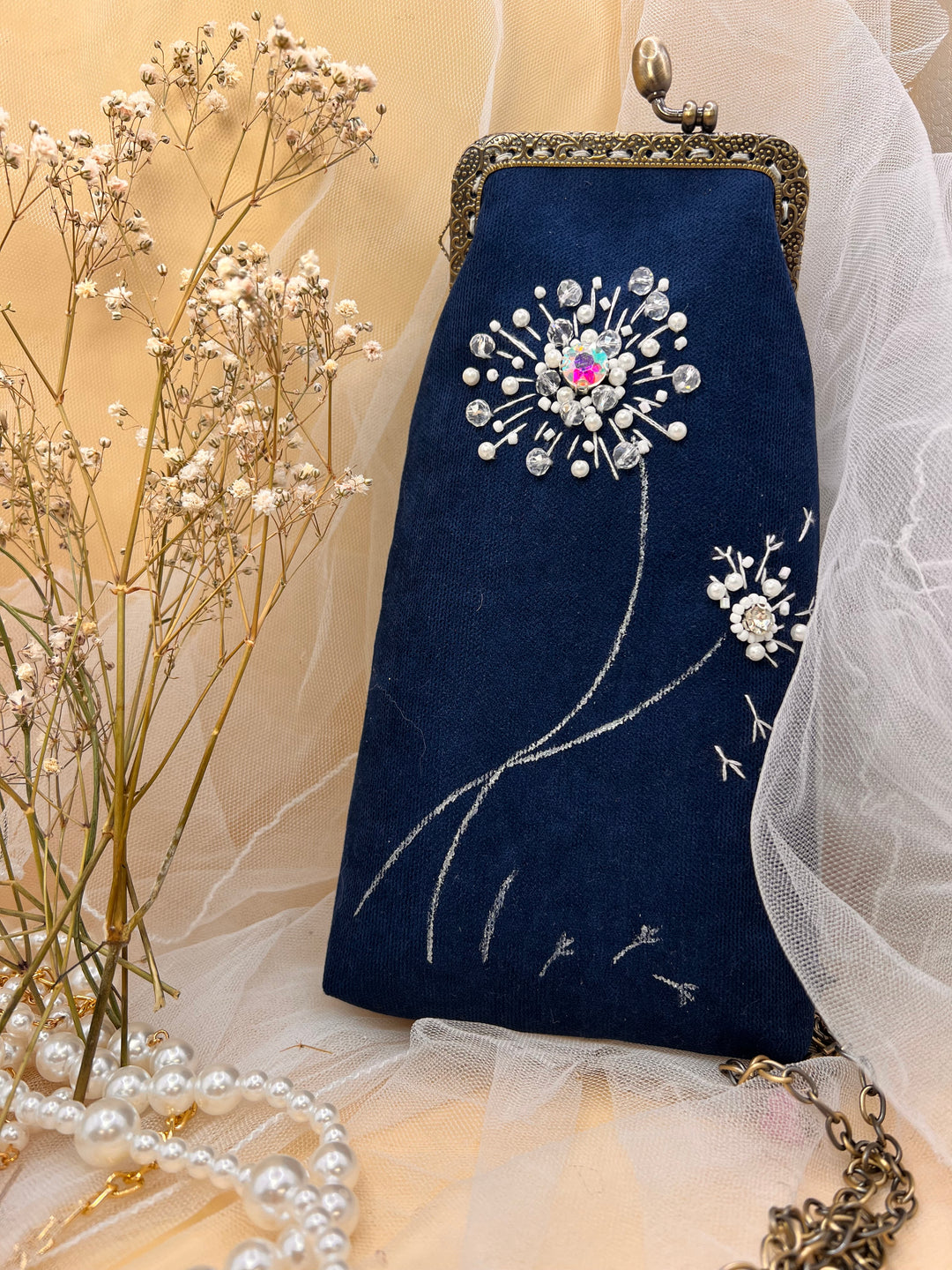 Dandelion Wish – Hand-Embroidered Pearl & Crystal Pouch 20x12 cm