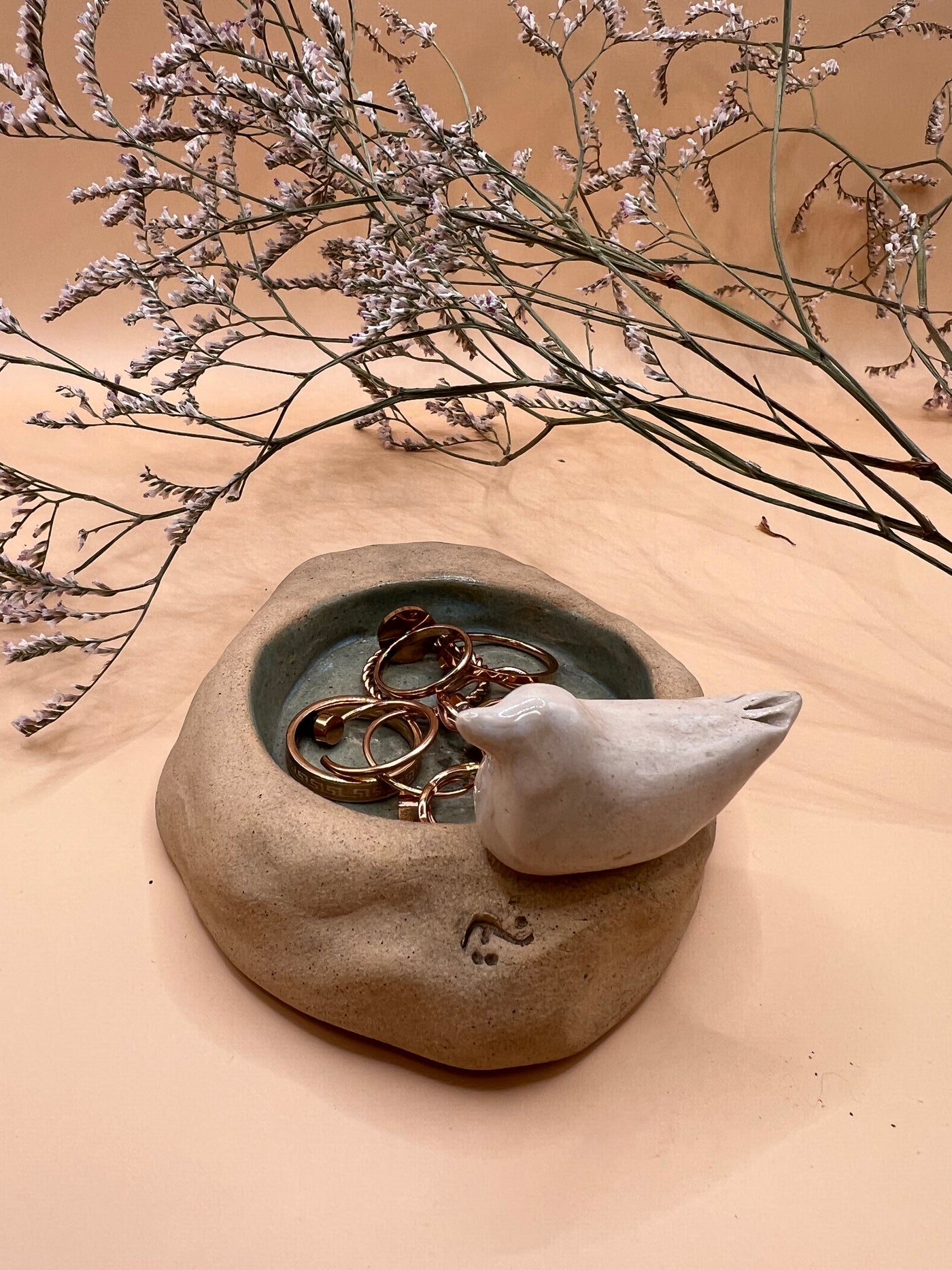 Bird love handcrafted Ceramic candle Jewelry display size 10x9x5.5 cm
