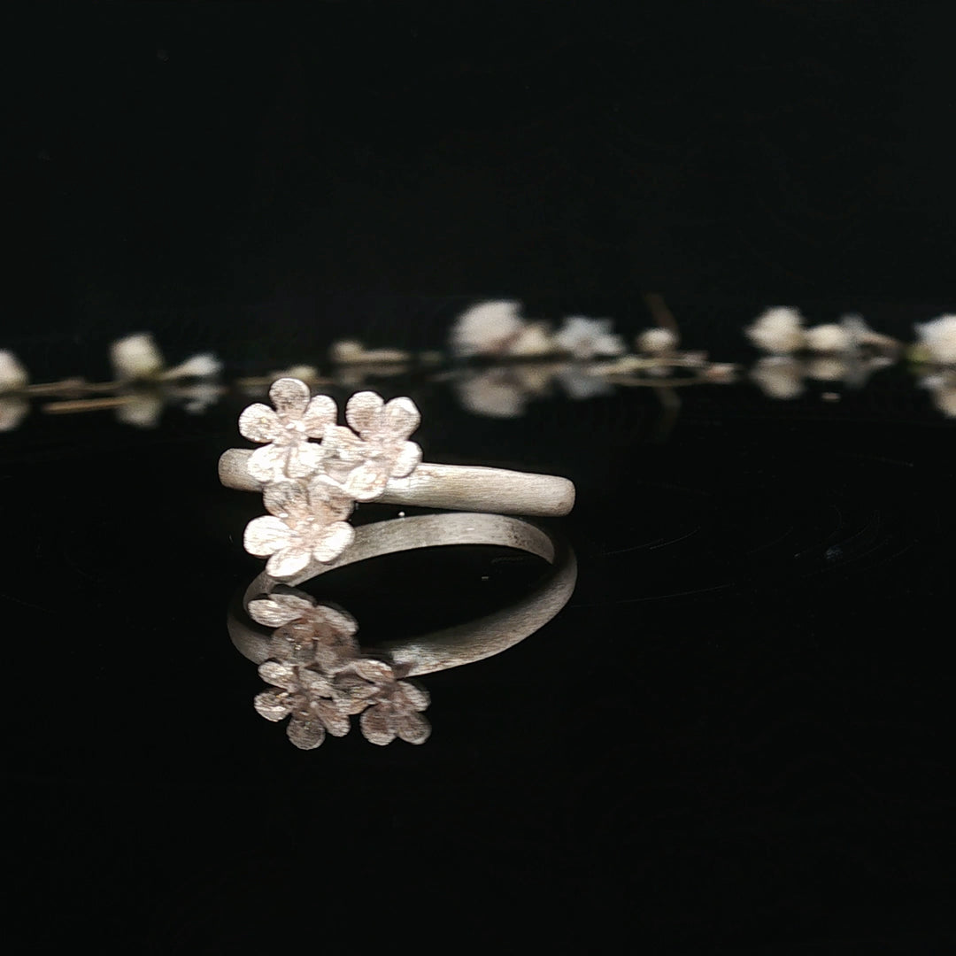 Fior di Luce — Handmade Floral Silver Ring “Some flowers never fade — they bloom forever in silver.”