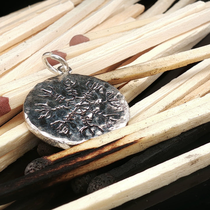 Viking Rune Memory Charm – Hammered 925 Silver Norse Symbol Pendant | Maralkunst Limited Edition