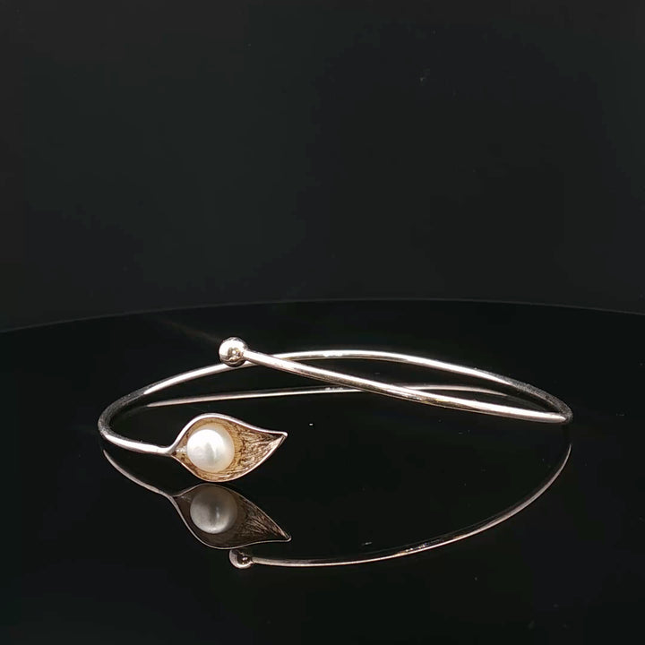 Whispering Leaf — Sterling Silver & Pearl Open Bracelet