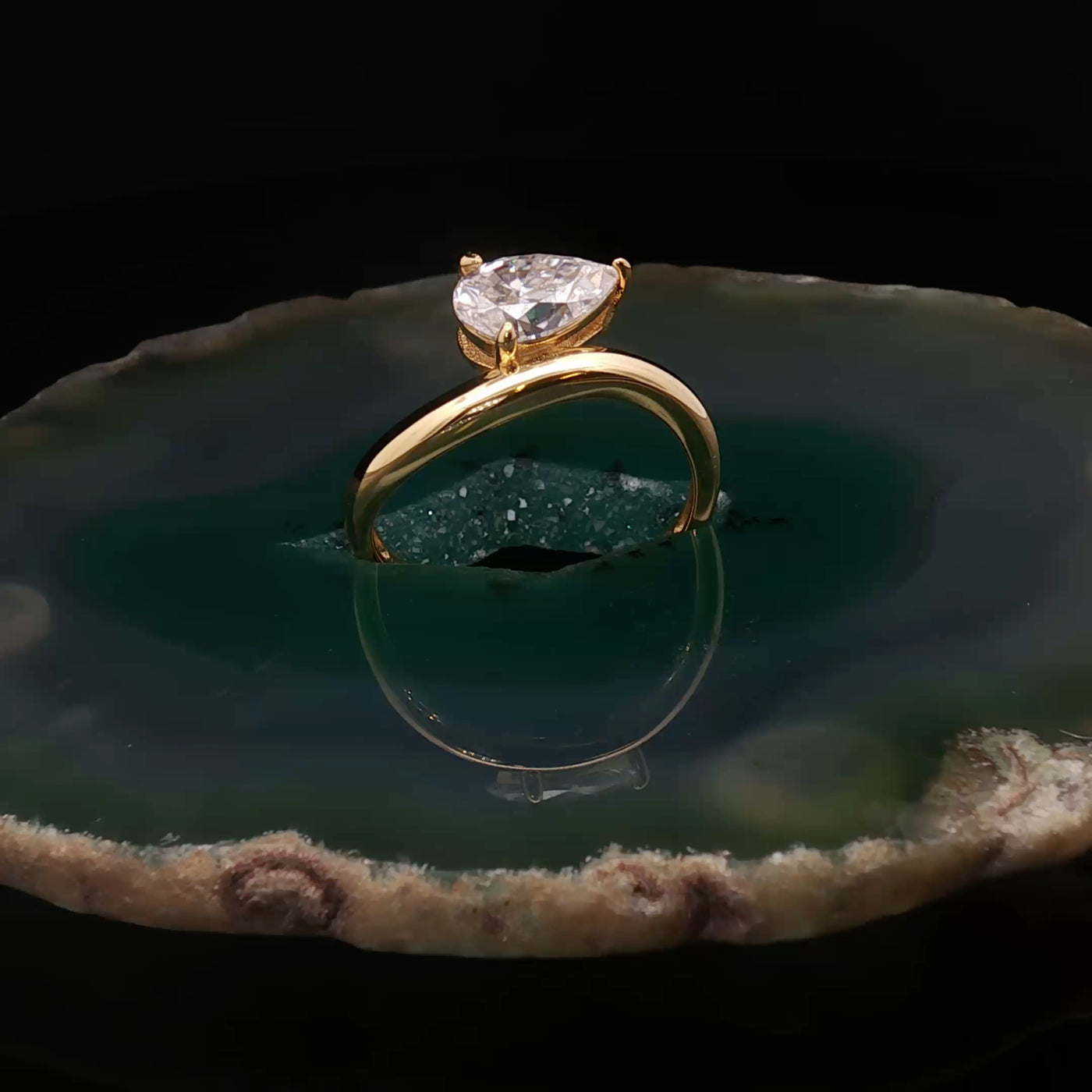 Waterdrop Solitaire Engagement Ring – Pear Cut Moissanite | Custom Gold & Diamond Options