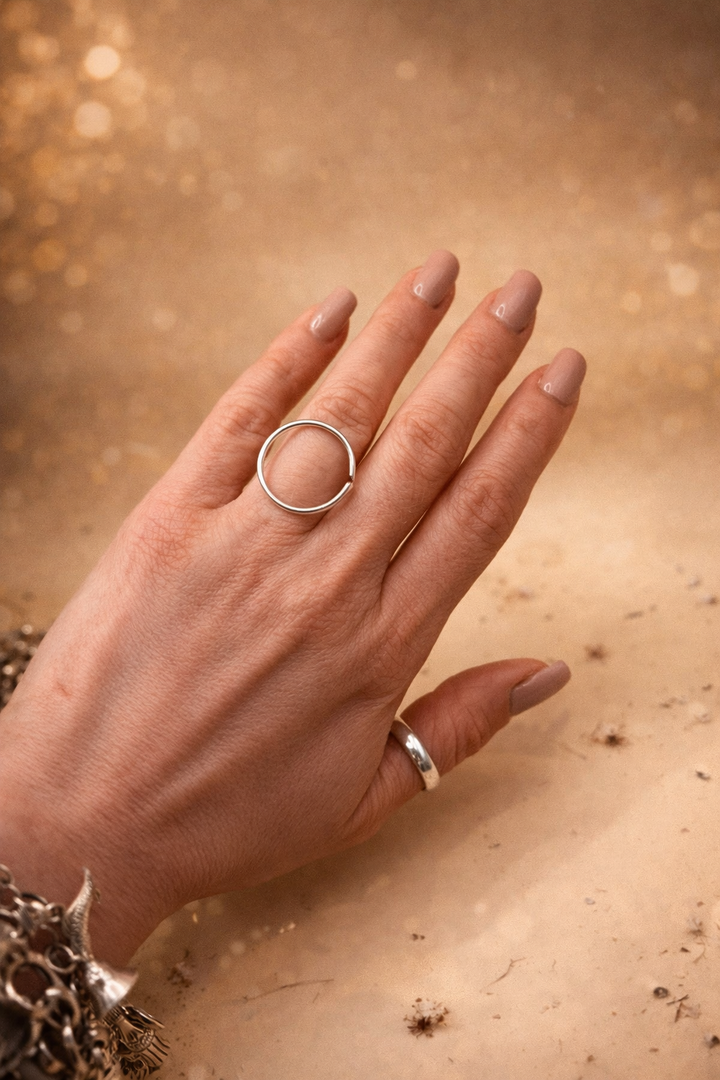 Cerchio Lucca — Italian Minimal Silver Ring “A circle without beginning or end where simplicity becomes eternal.”