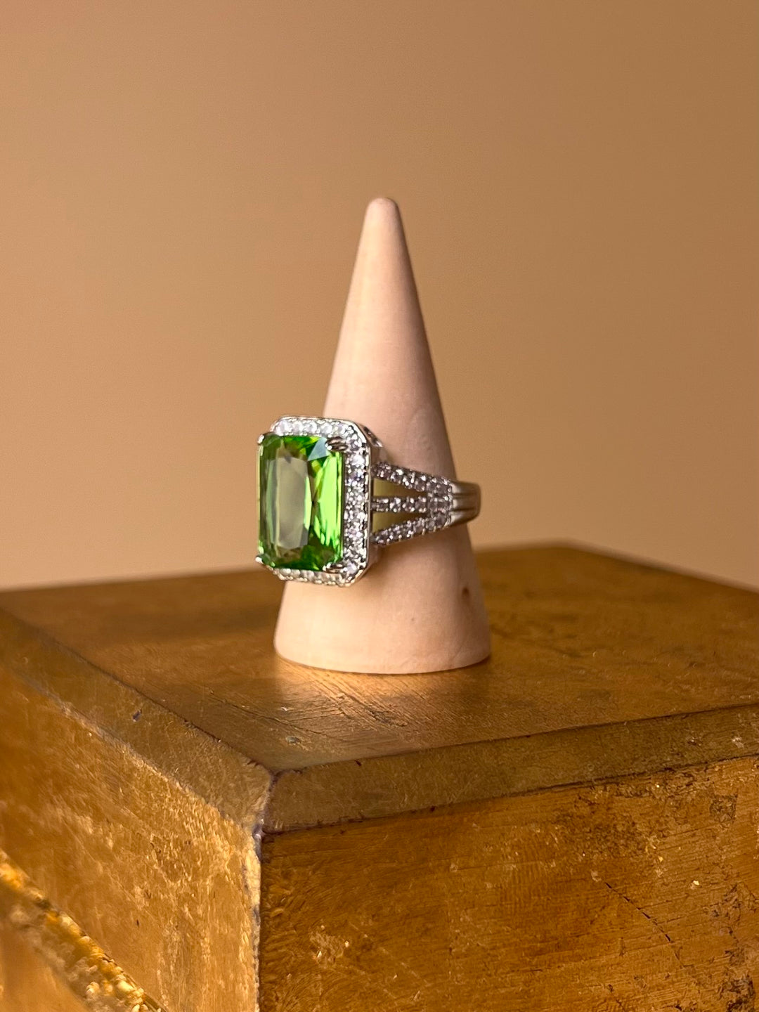 Green Glance – Statement Ring in Zirconia & Steel (Customizable)