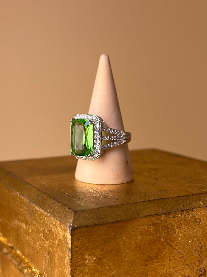 Green Glance – Statement Ring in Zirconia & Steel (Customizable)