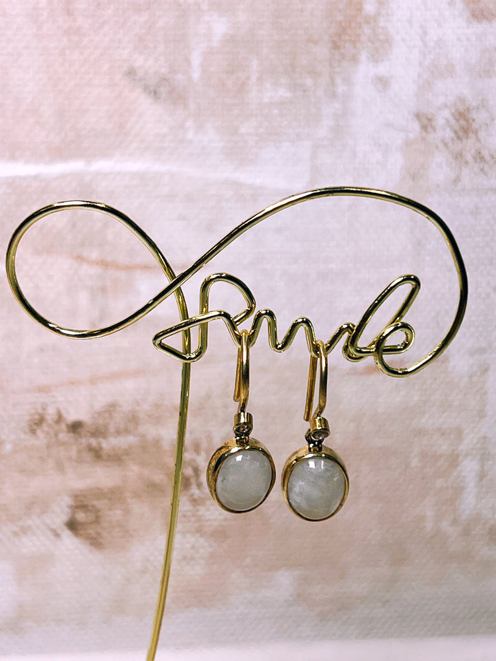 Timeless glow Danish design Maral Moonstone 18k goldplated 925 Silver oval earring whith zirconia Chrystal hook