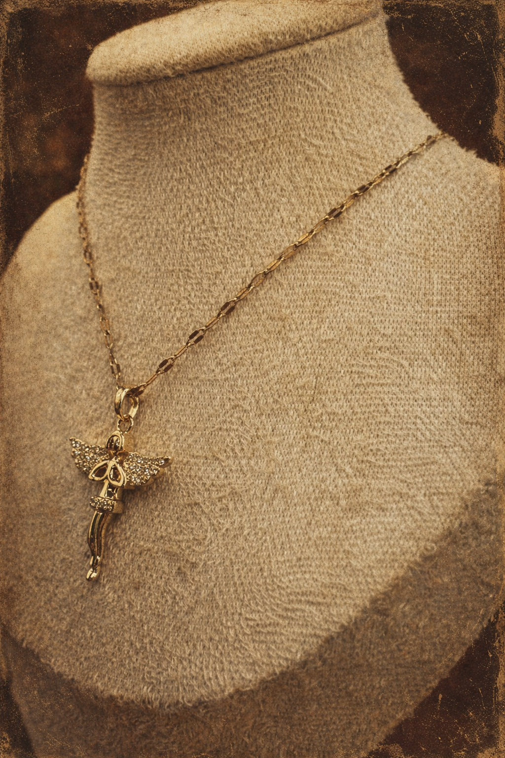 Golden Guardian Wing Angel Necklace – Delicate Gold Filled Pendant

Wear your wings — even when no one sees them.