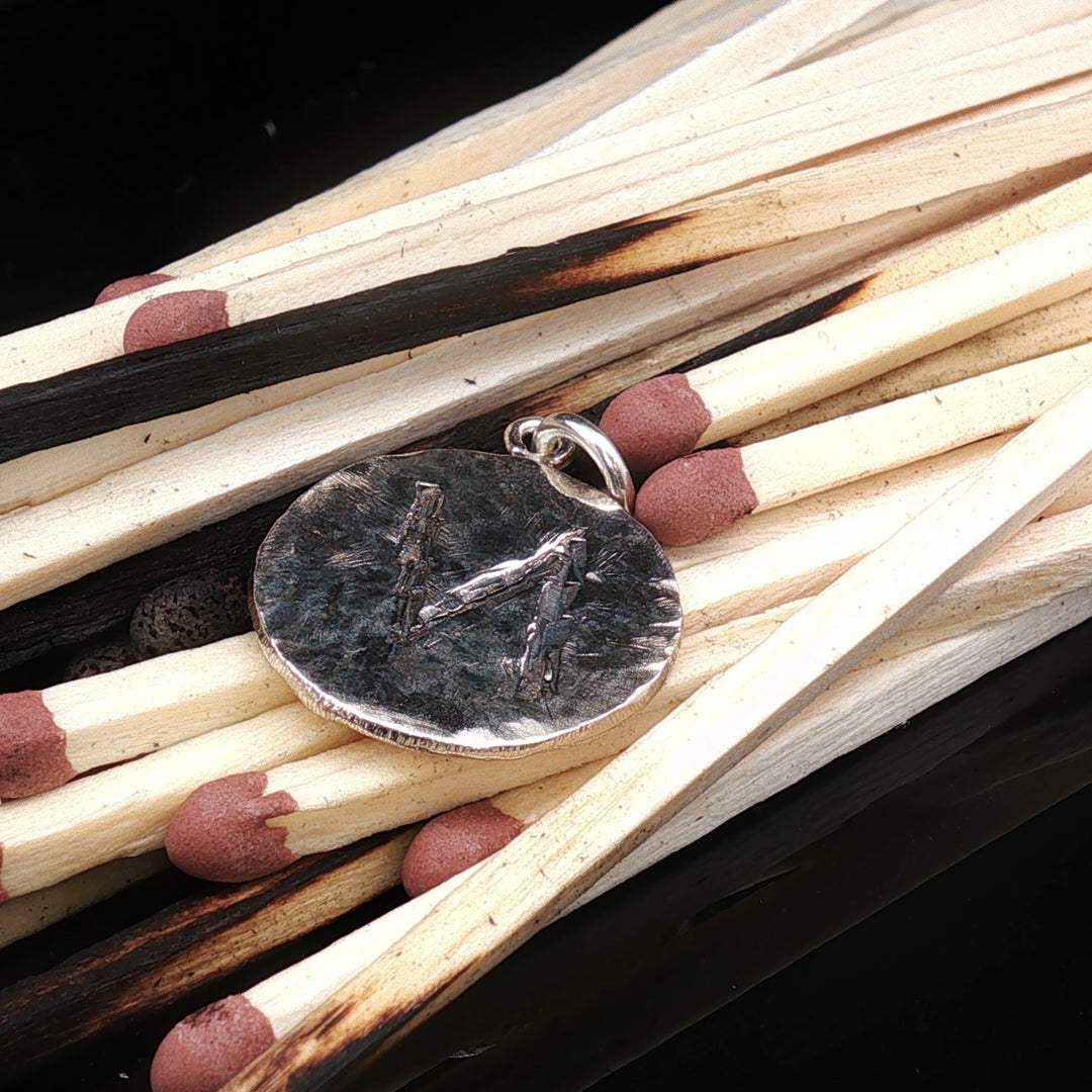Viking Rune Memory Charm – Hammered 925 Silver Norse Symbol Pendant | Maralkunst Limited Edition