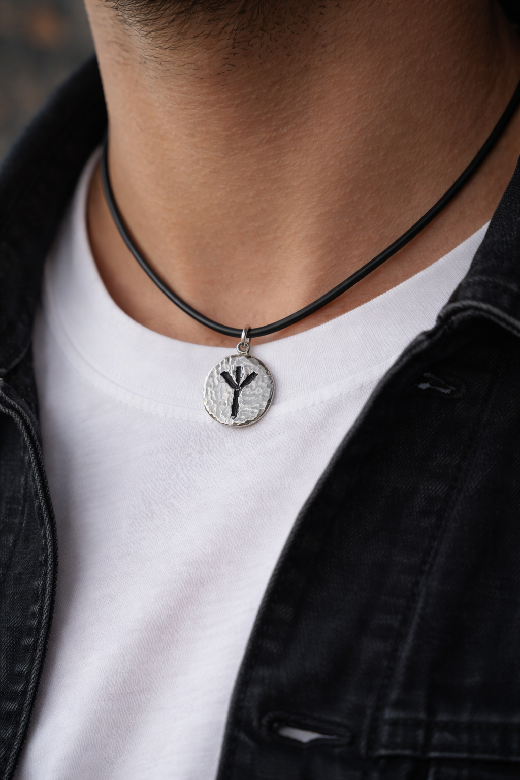 Viking Rune Memory Charm – Hammered 925 Silver Norse Symbol Pendant | Maralkunst Limited Edition