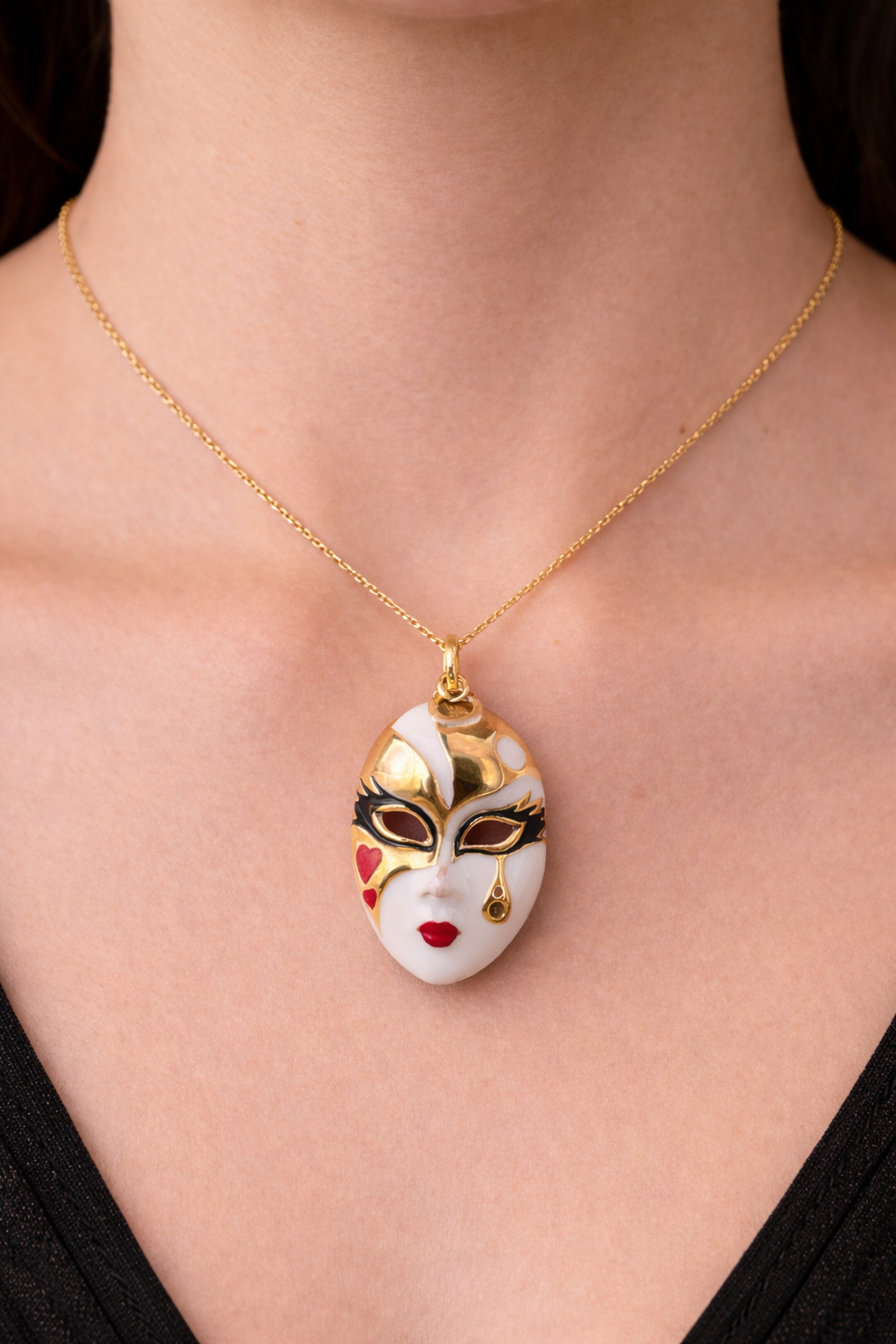Venetian Noir Mask Necklace – Art Deco Enamel Pendant Behind every mask, there is a story untold.
A mystery. A fire. A silent power.