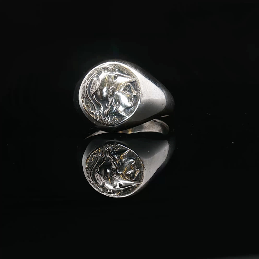 Athena Signet Ring

The face of wisdom, carved in silver — a symbol of strength guided by mind.