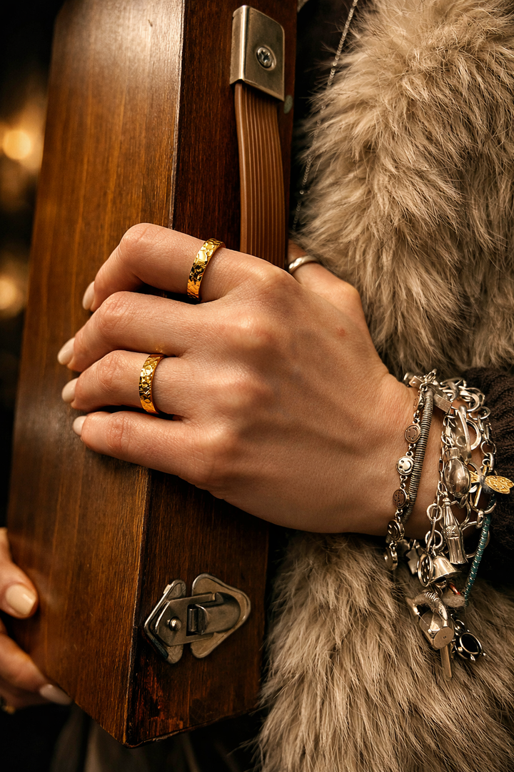 Eterna Hammered Band – Gold-Filled Stainless Steel Ring