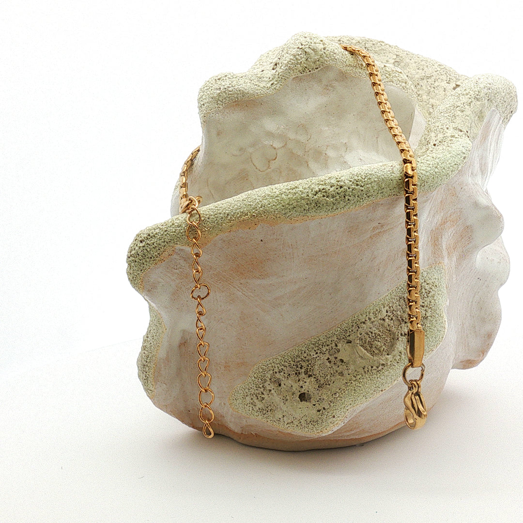 Minimal Nordic Collection – Golden Path Bracelet