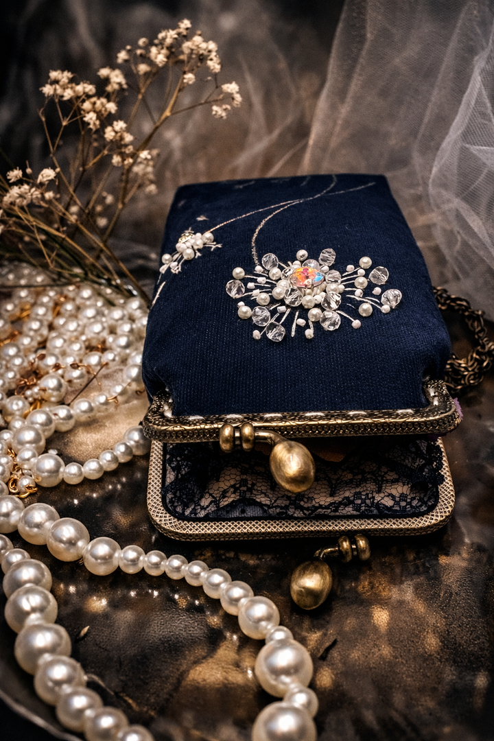 Dandelion Wish – Hand-Embroidered Pearl & Crystal Pouch 20x12 cm