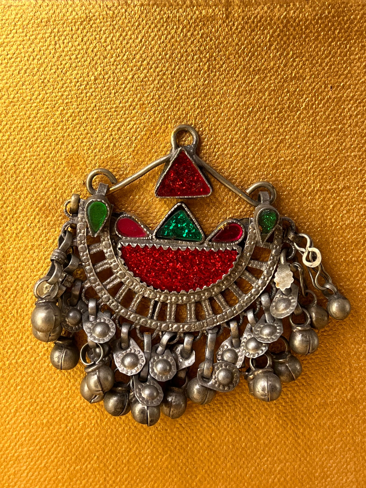 “Echo of Her Crown” – Canvas & Turkmen Treasure