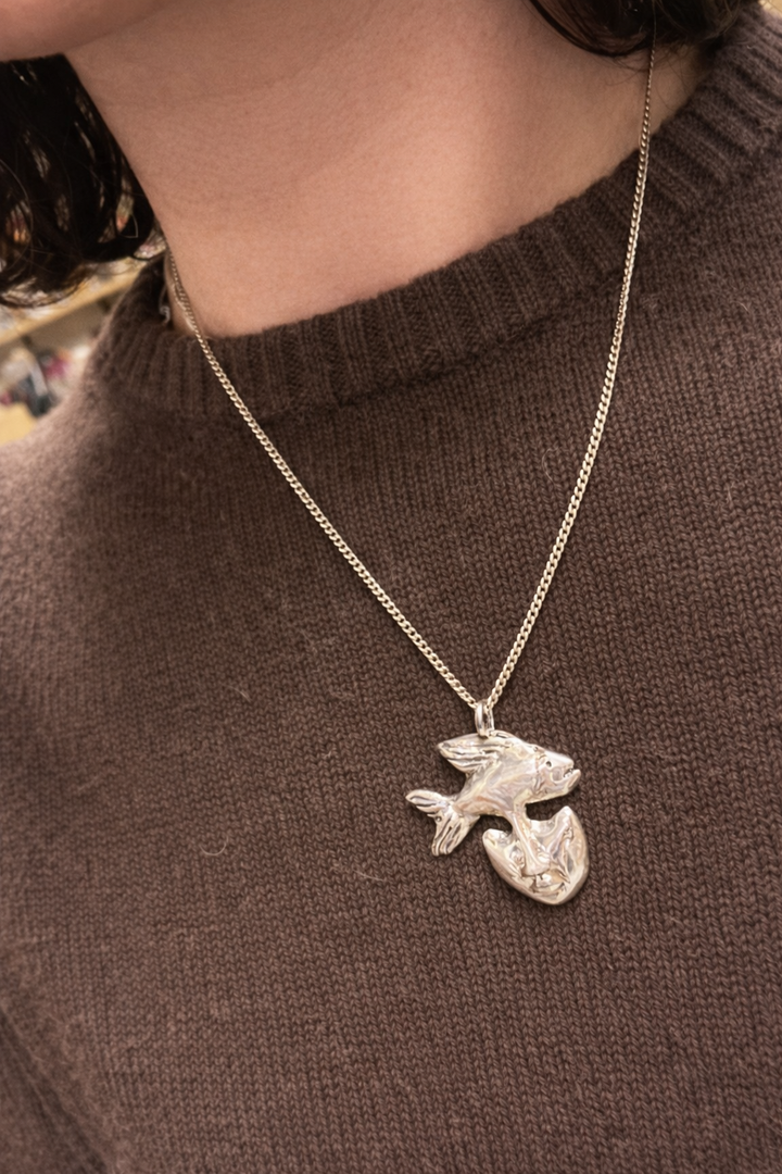 Girl & Fish – The Journey Within
Solid 925 Silver Pendant Handmade by an Iranian Artisan

Curated by Maralkunst | Oslo’s Hidden Pearl