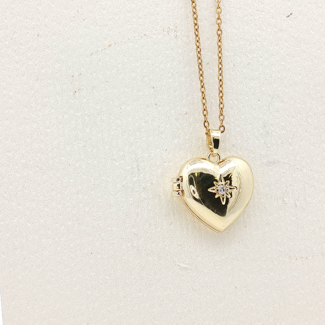 Starlit Heart – 14K Gold-Filled Stainless Steel Medallion Necklace with Zirconia