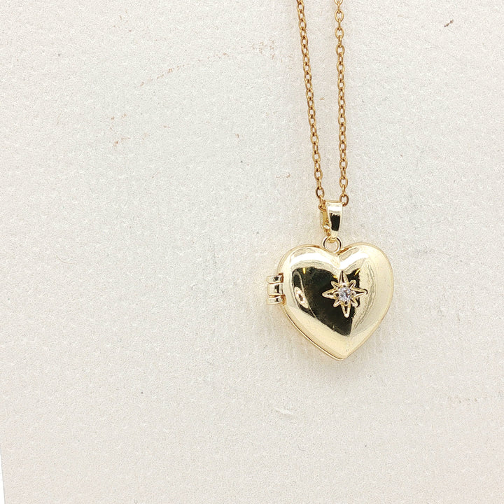 Starlit Heart – 14K Gold-Filled Stainless Steel Medallion Necklace with Zirconia