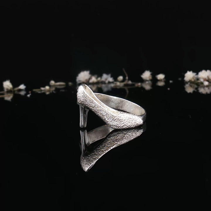 High Heel Muse Ring
Handmade 925 Sterling silver