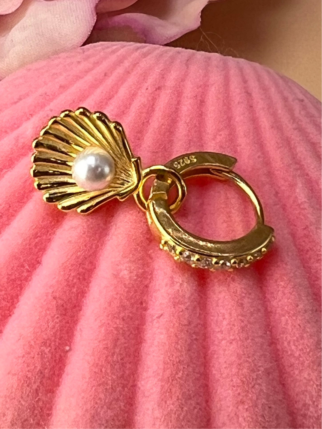 Oceana Whisper – Gold-Plated Shell & Pearl Hoop (Single Piece)