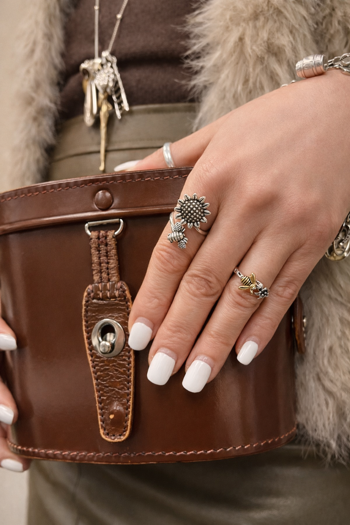 Sun bee Silver ring “For the one who believes love grows through care.”