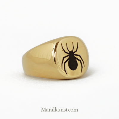 Maral Custom spider engraved signet ring