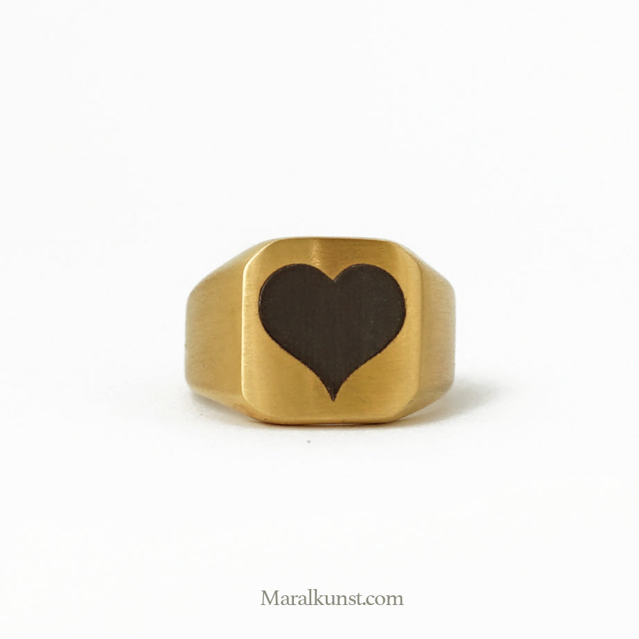 Maral ace poker card engraved  signet ring