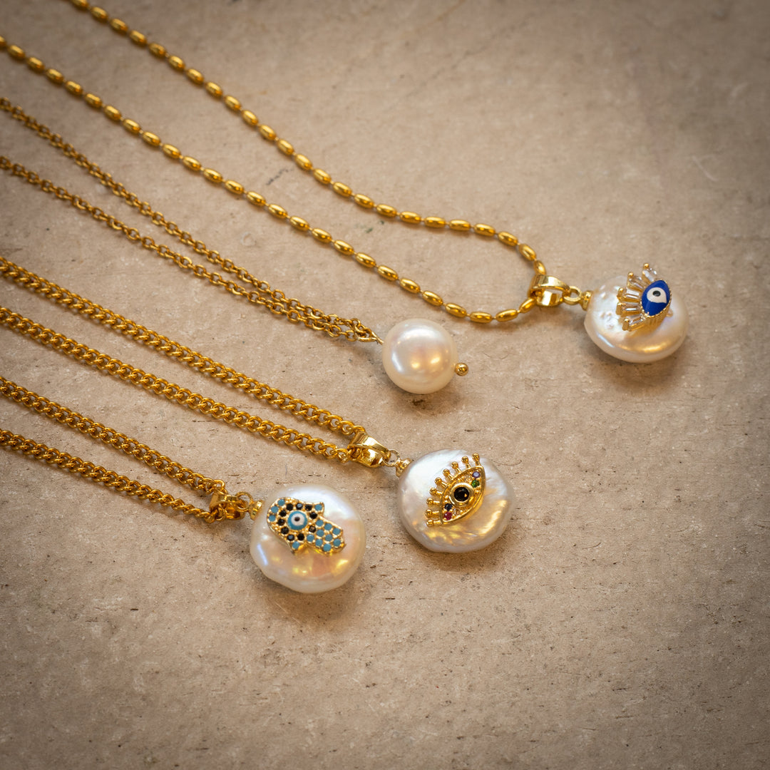 Rainbow eye fresh pearl necklace