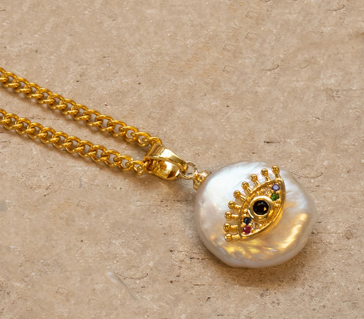 Rainbow eye fresh pearl necklace
