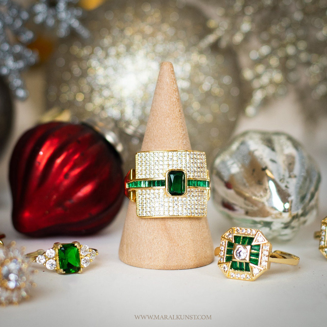 Indian Zirconia green Emerald  & white  Chrystal 925 vintage style silver ring