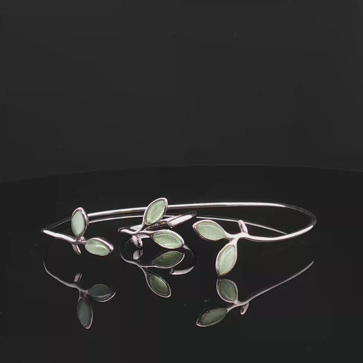 Green Whisper — Sterling Silver & Green Stone Ring