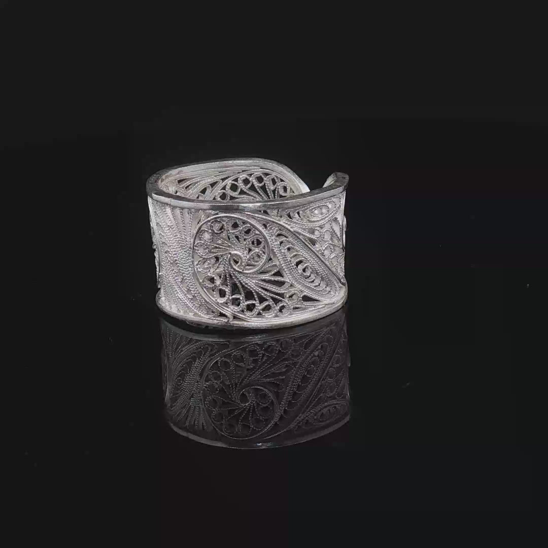 Eternal Flow – Zanjan Filigree Malileh Ring 999 Silver