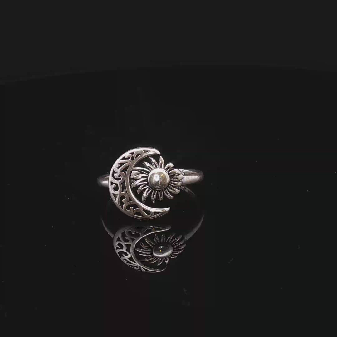 Soluna Balance Ring

Sun & Moon Silver Ring