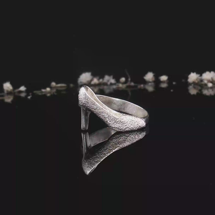 High Heel Muse Ring
Handmade 925 Sterling silver