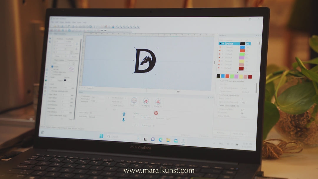 Custom Logo-symbol engraving
