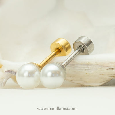 Pearl stud gold plated piercing