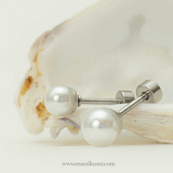 Pearl stainless steel piercing