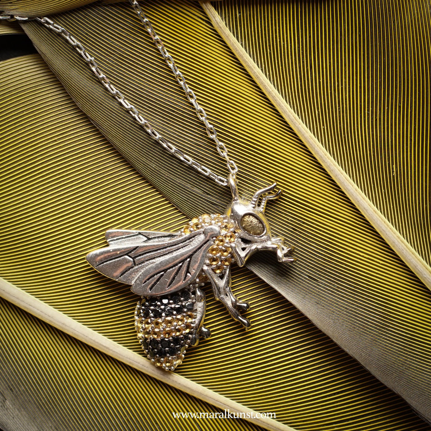 Queen Bee Love Silver Necklace - Maral Kunst Jewelry