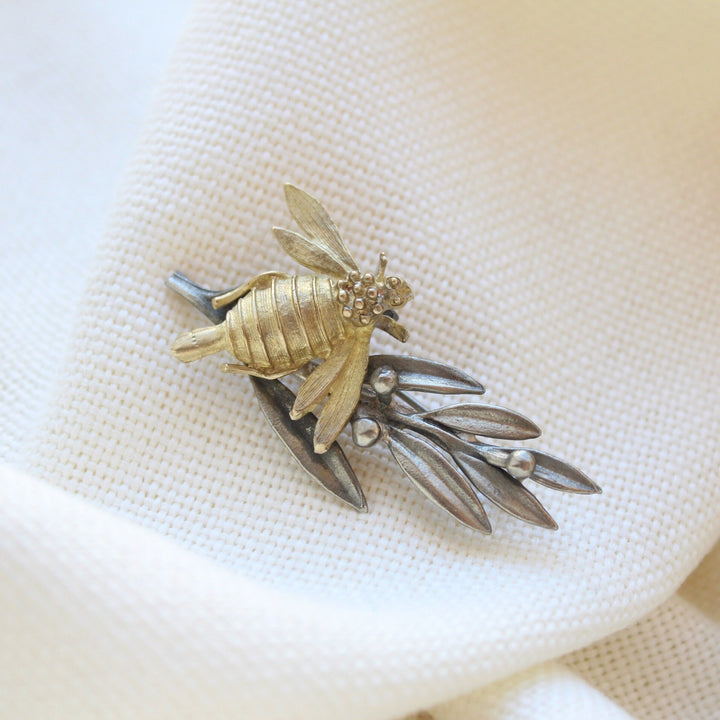 Bie Brooch Gulblaged Brass (Design B) - Maral Kunst Jewelry